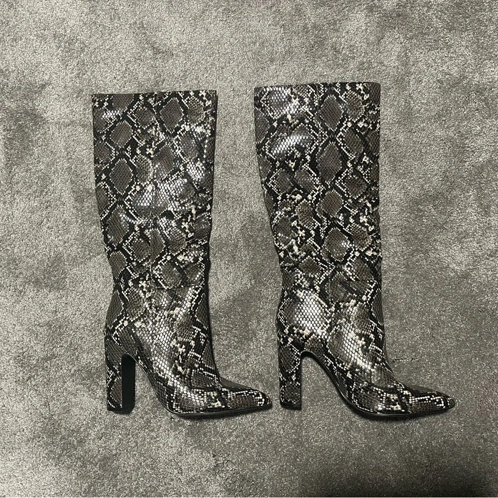Steve Madden Rouge Boot - Picture 3 of 3